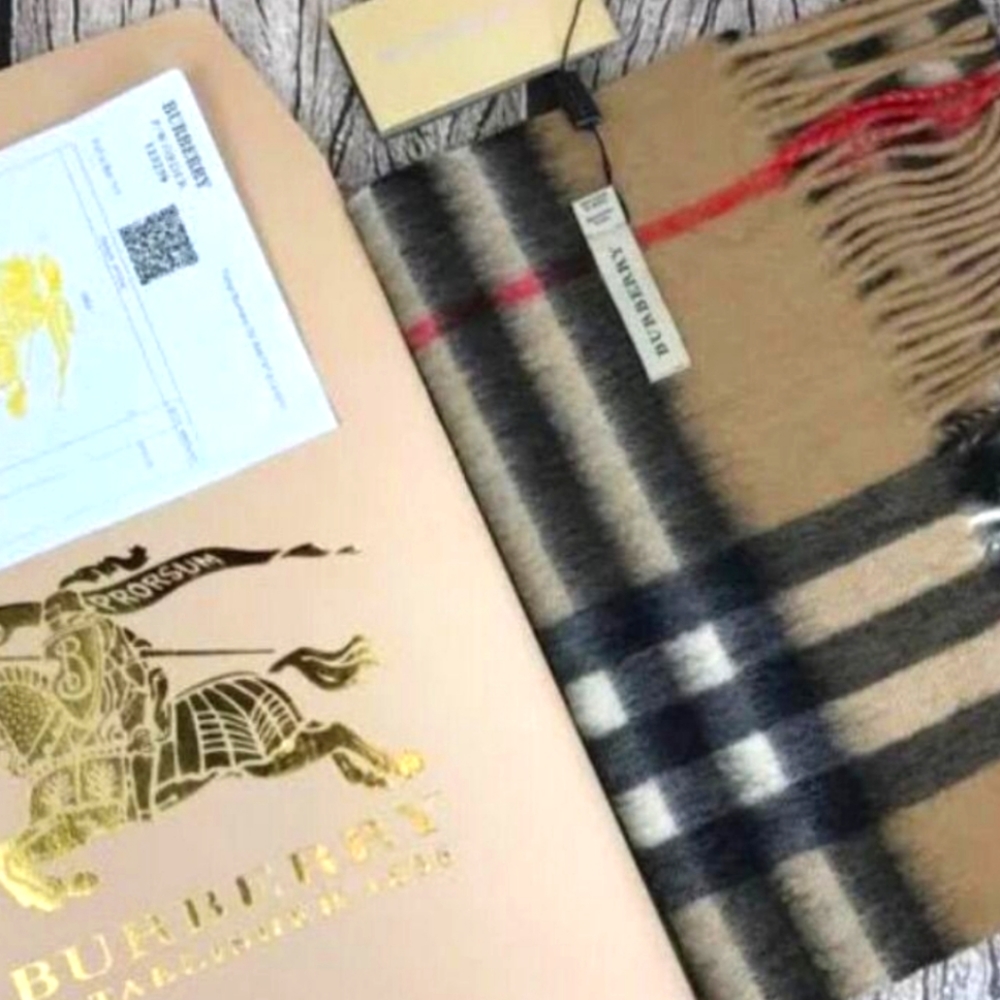 BURBERRY UNISEX SCARF CLASSIC